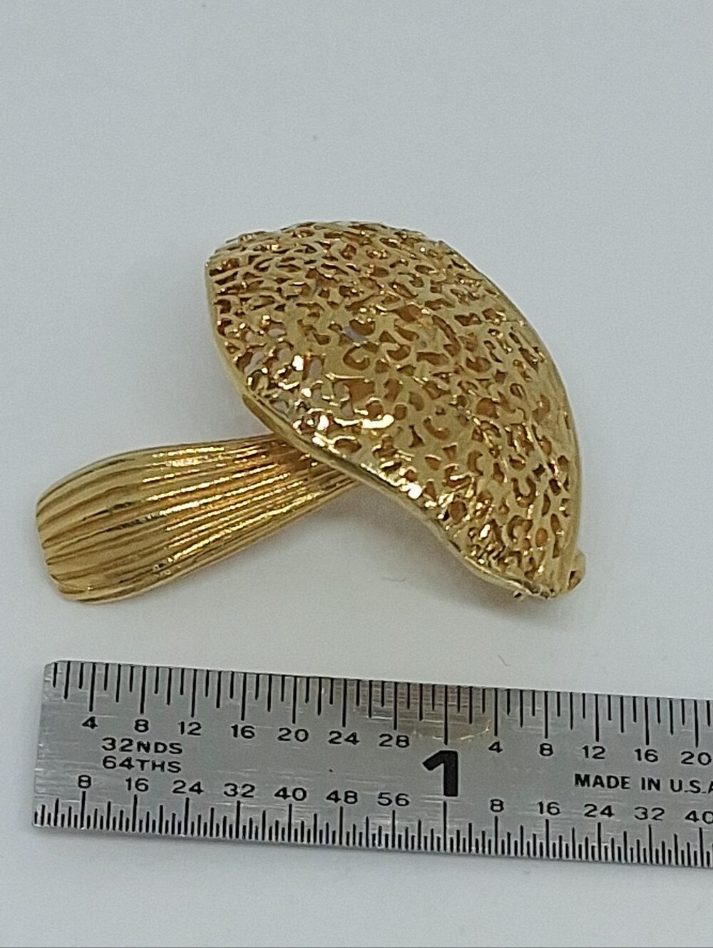 * Vintage Porcini Mushroom Gold Tone Unsigned Pin Brooch - Picture 2 of 4